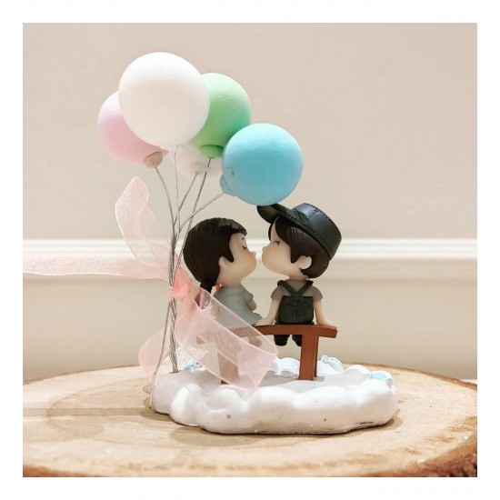 Romantik Balonlu Çift Biblo