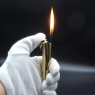 Gold Rengi Ucu Lazer Işıklı Mermi Çakmak Gold Rengi Ucu Lazer Işıklı Mermi Çakmak